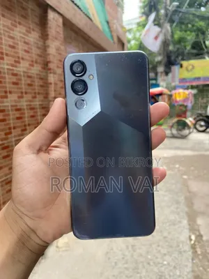 Tecno Pova 4 128 GB Silver