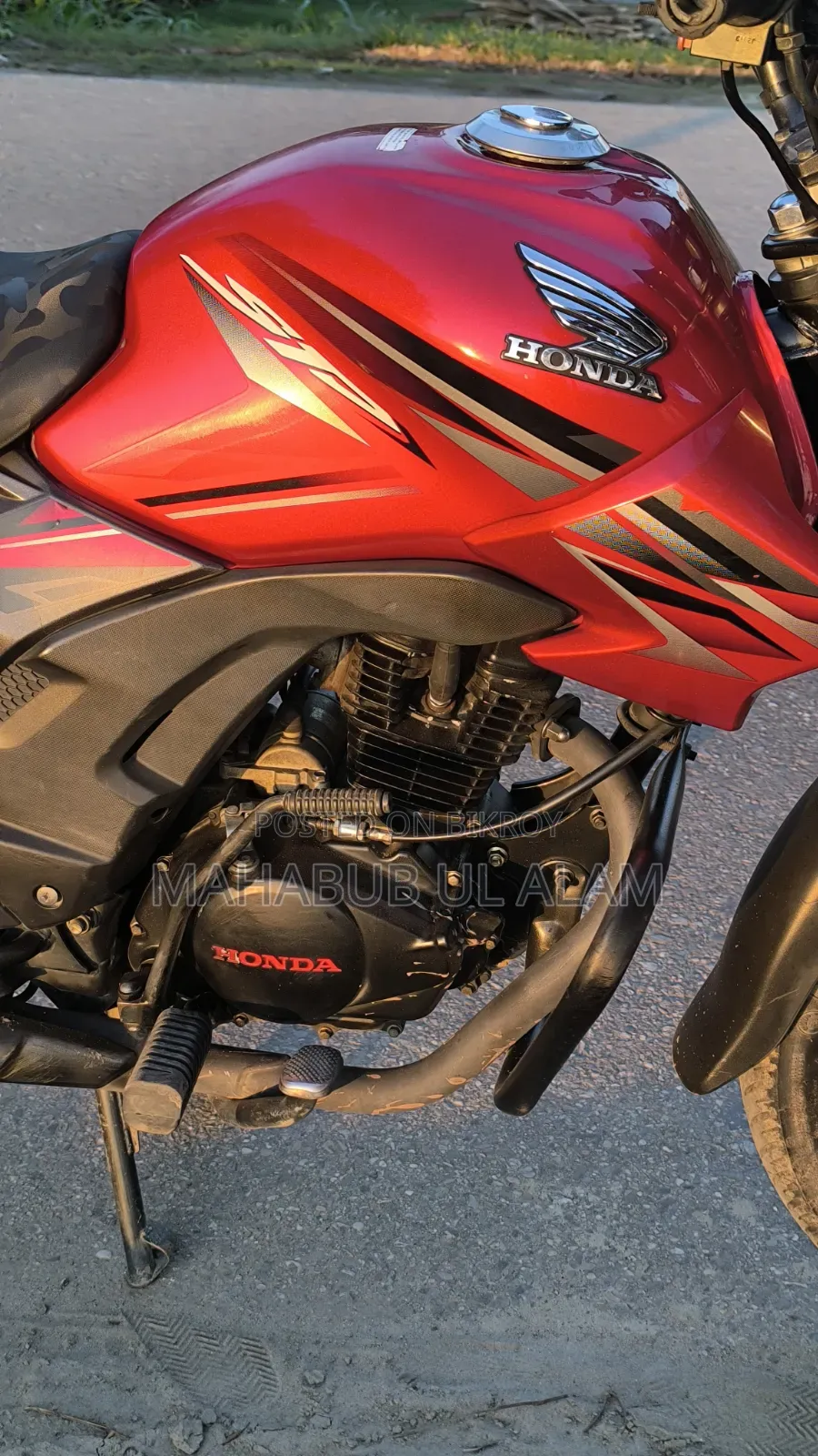 Honda CB 2023 Red