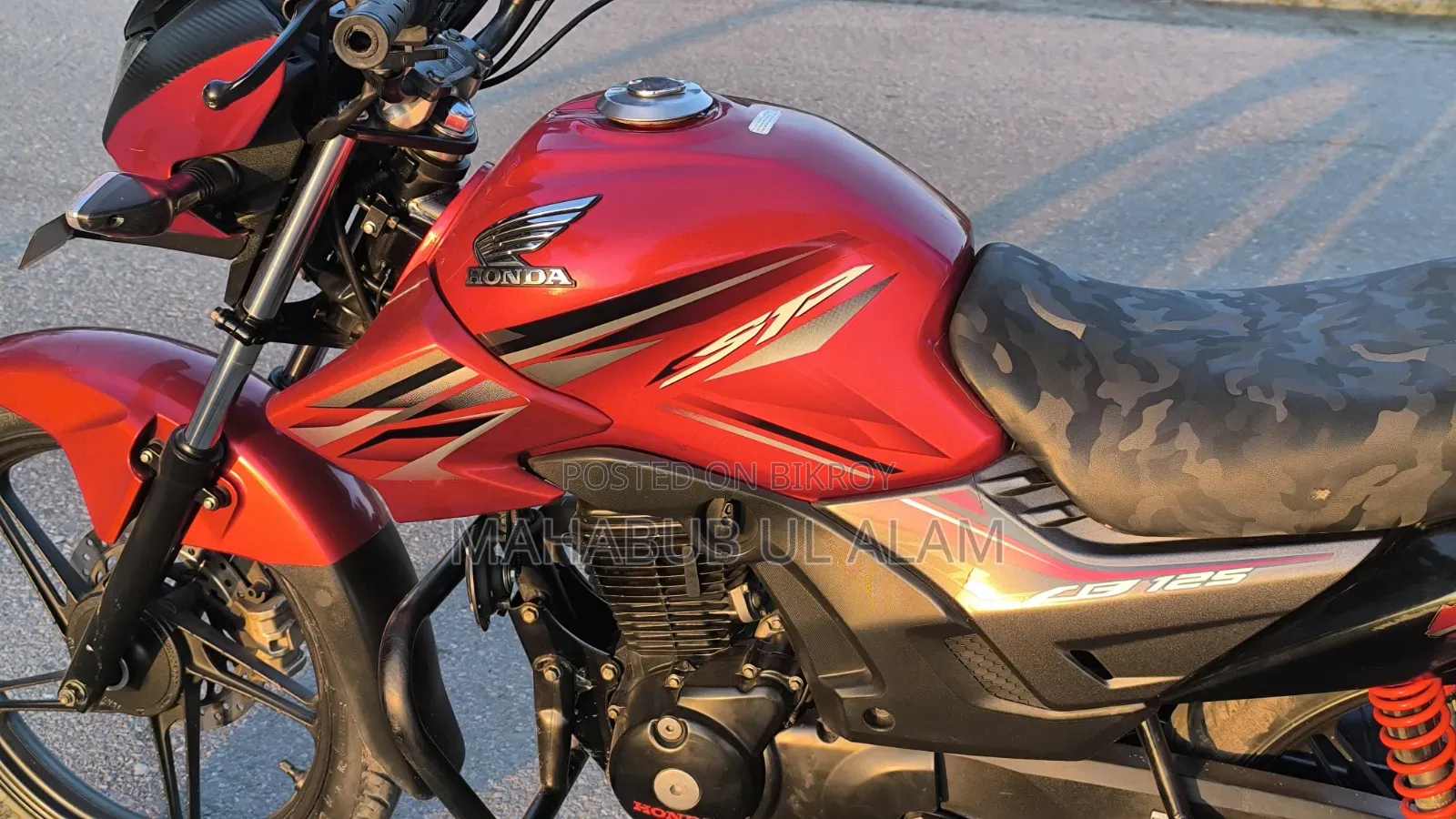 Honda CB 2023 Red