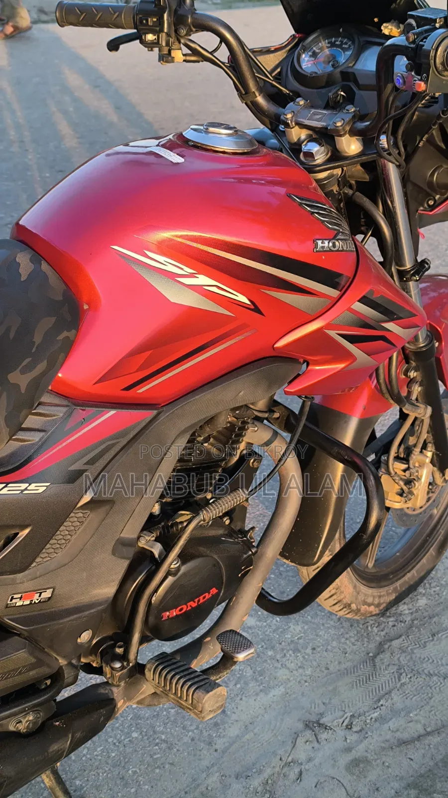Honda CB 2023 Red