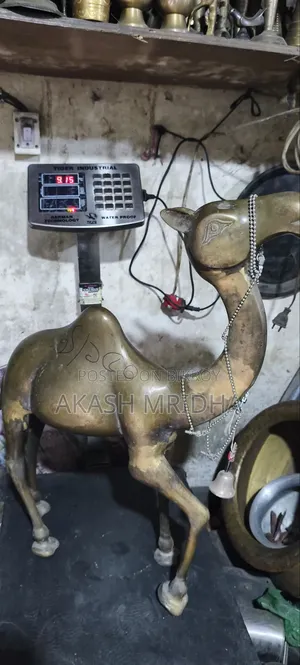 ভিনটেজ পিতলের উটের মূর্তি (Large Vintage Brass Camel Statue)