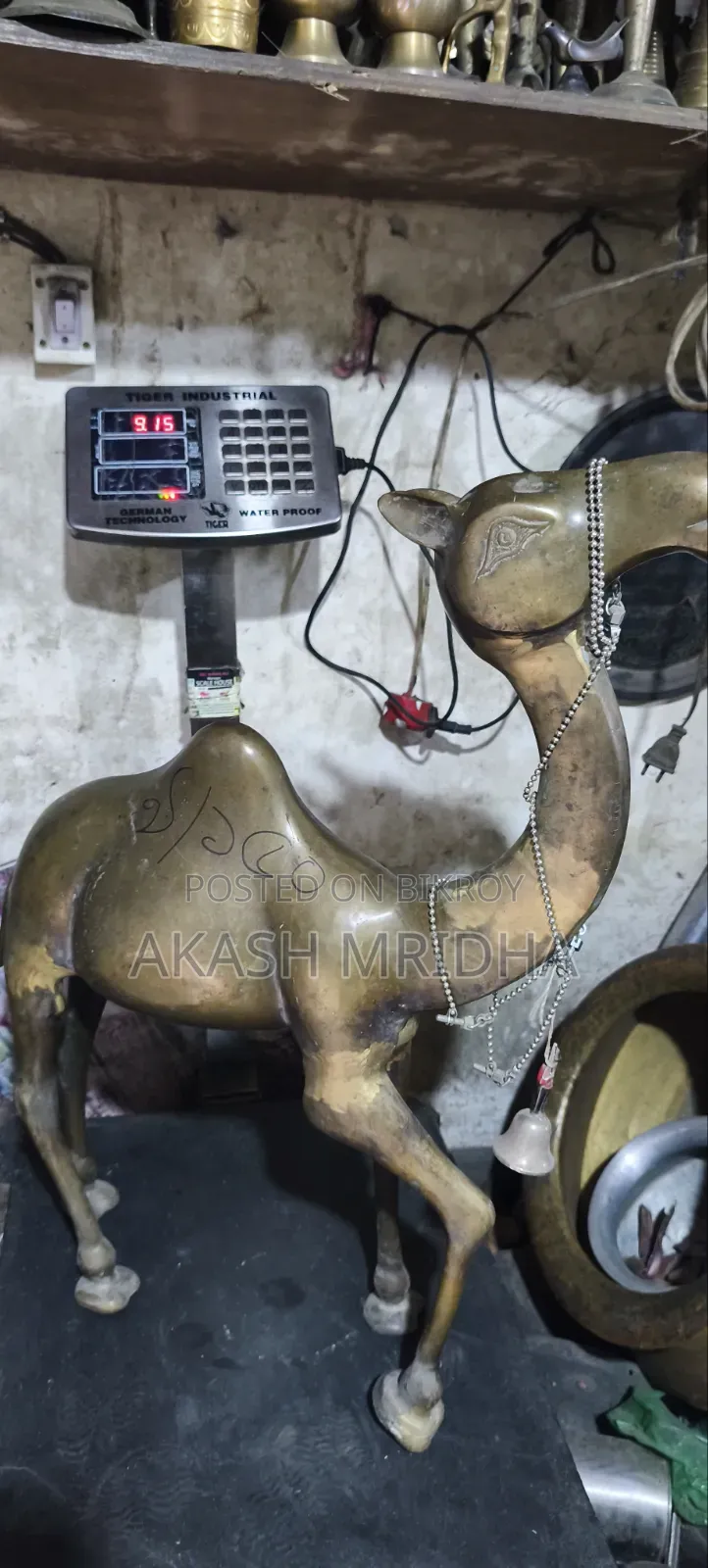 ভিনটেজ পিতলের উটের মূর্তি (Large Vintage Brass Camel Statue)
