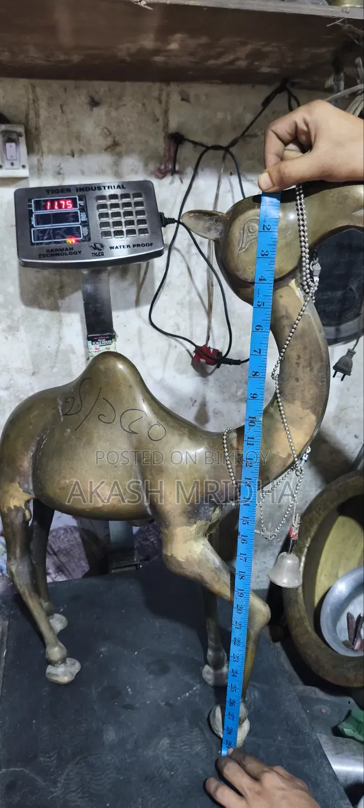 ভিনটেজ পিতলের উটের মূর্তি (Large Vintage Brass Camel Statue)