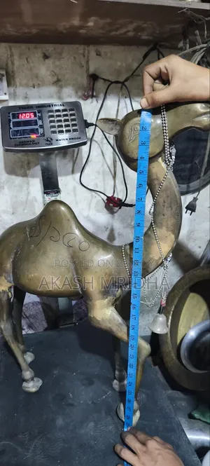 ভিনটেজ পিতলের উটের মূর্তি (Large Vintage Brass Camel Statue)