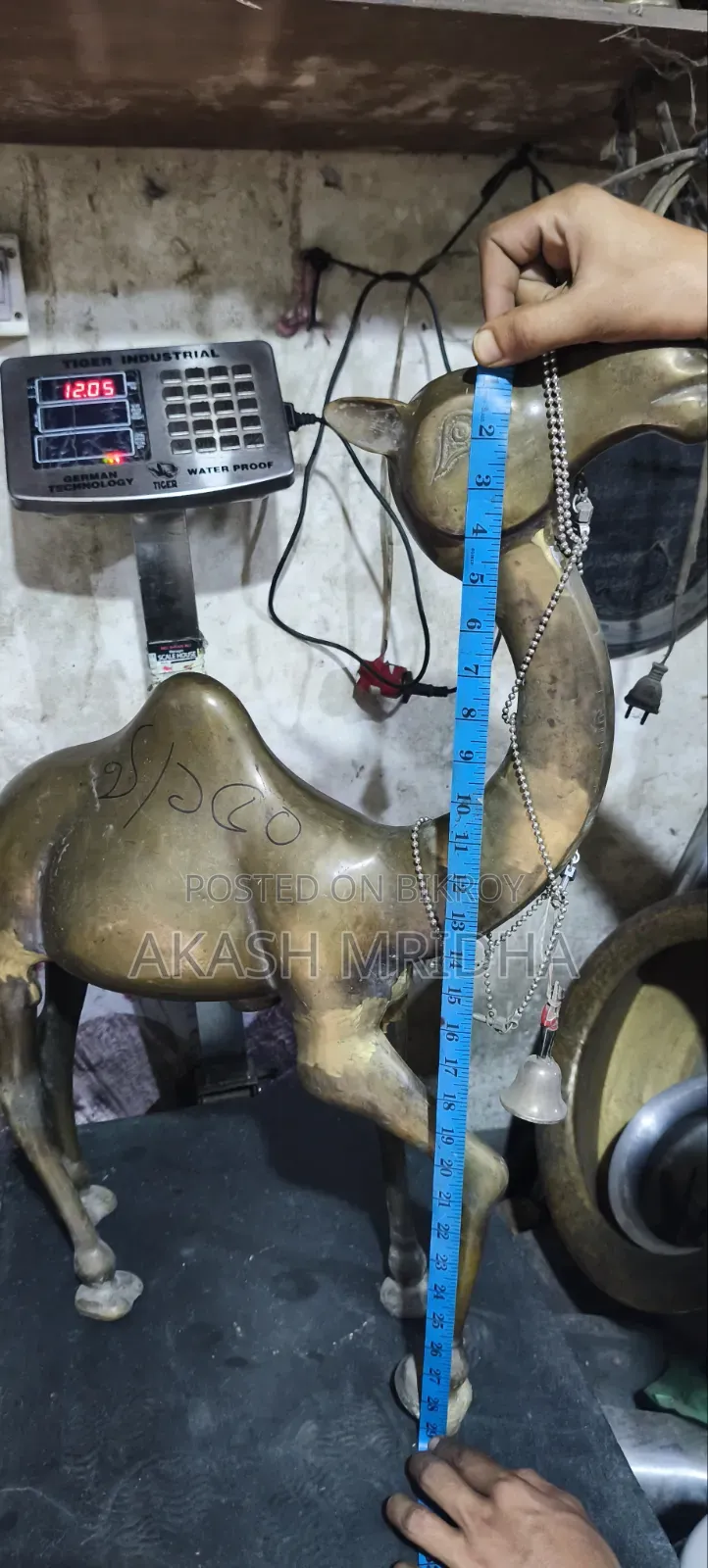 ভিনটেজ পিতলের উটের মূর্তি (Large Vintage Brass Camel Statue)
