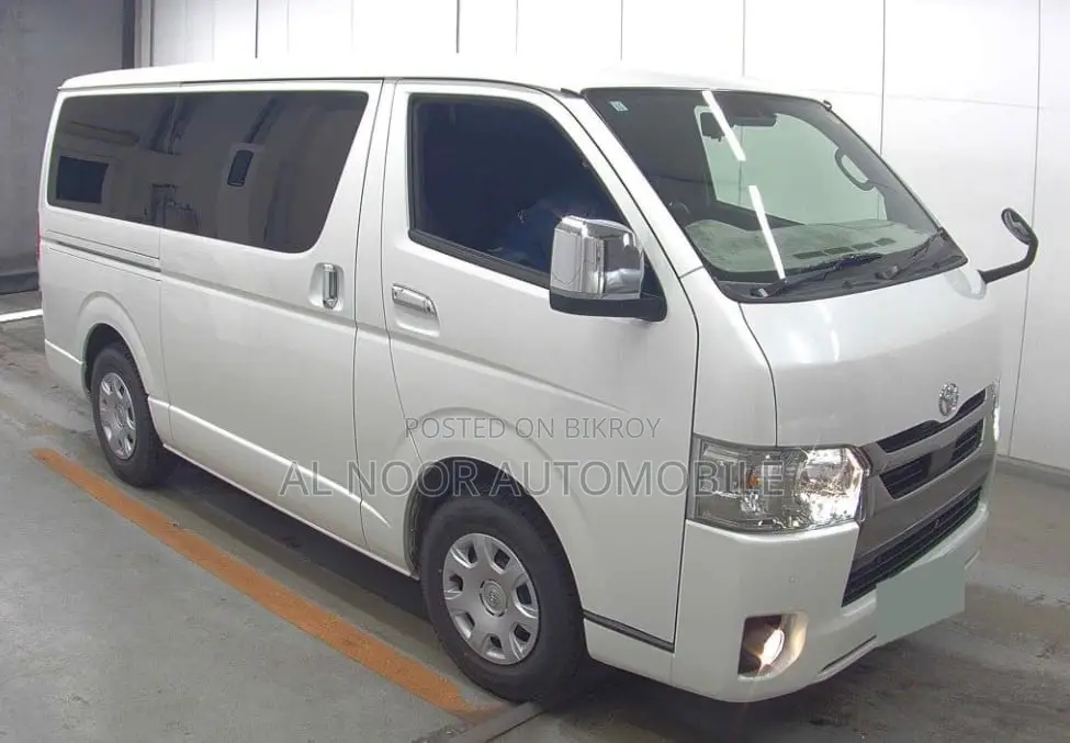 Toyota HiAce 2021 White