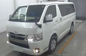 Toyota HiAce 2021 White
