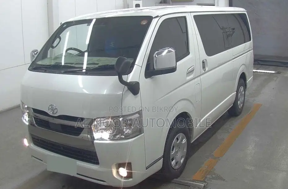 Toyota HiAce 2021 White