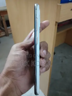 স্যামসাং গ্যালাক্সি এস২০ ১২৮ জিবি সাদা