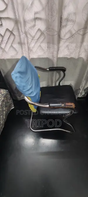 স্টিল চেয়ার