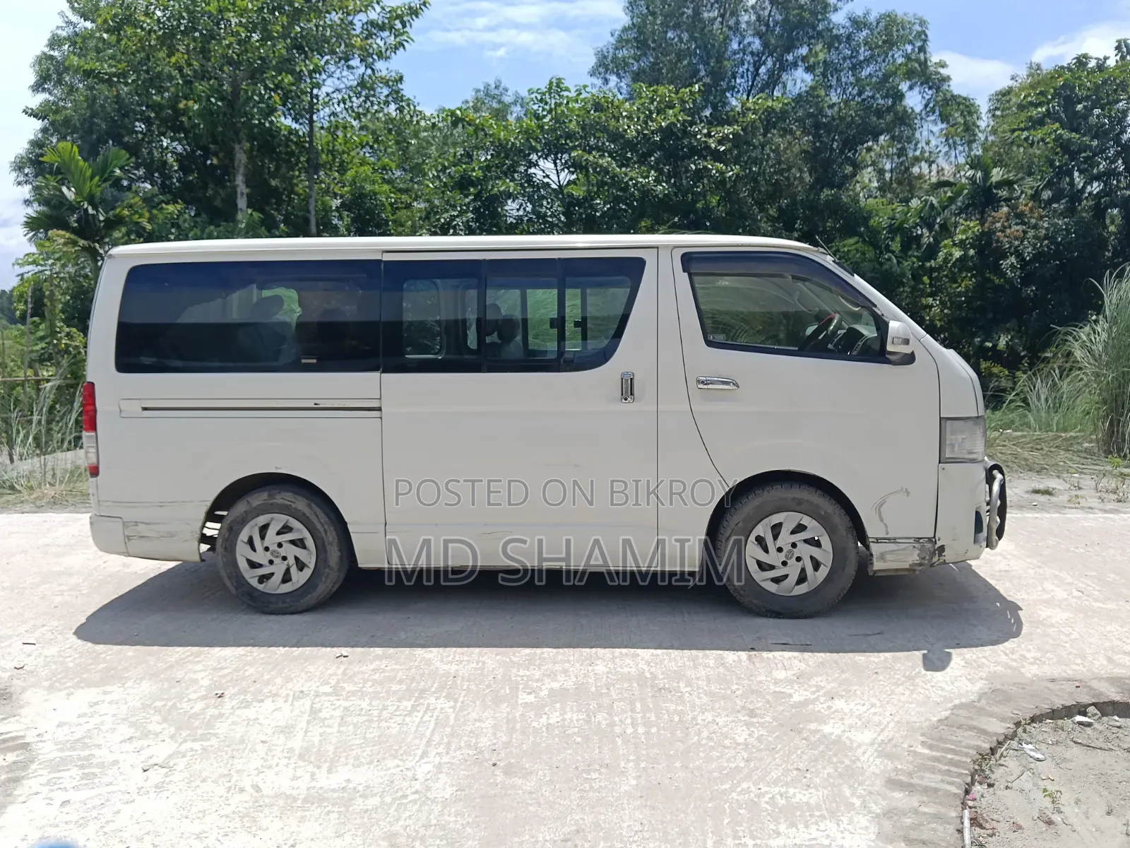 Toyota HiAce 2010 White