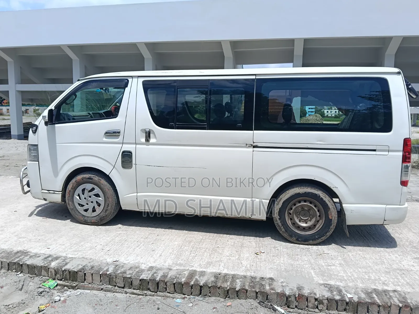 Toyota HiAce 2010 White