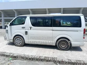 Toyota HiAce 2010 White