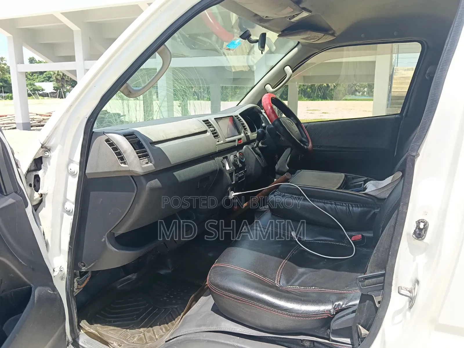 Toyota HiAce 2010 White