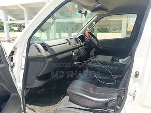 Toyota HiAce 2010 White