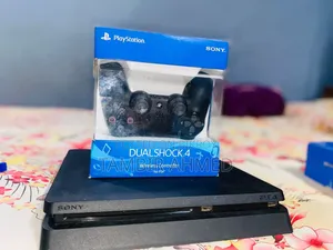 Ps 4 Slim Fat এবং Pro‌
এটাই আমেরিকা থেকে আসছে।চার মাস ইউজ করা হয়েছে।