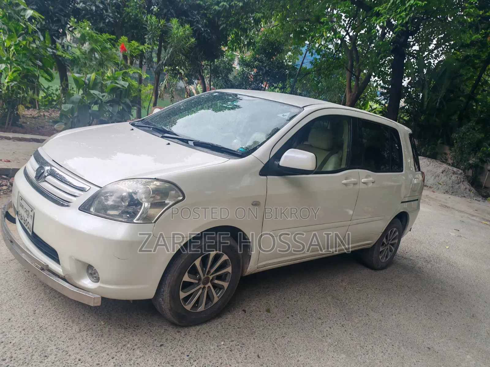 Toyota Raum 2011 Beige