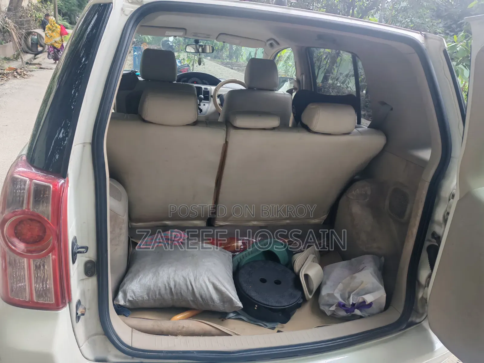 Toyota Raum 2011 Beige