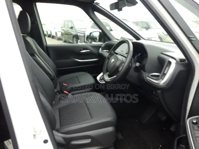 Toyota Noah 2023 Pearl
