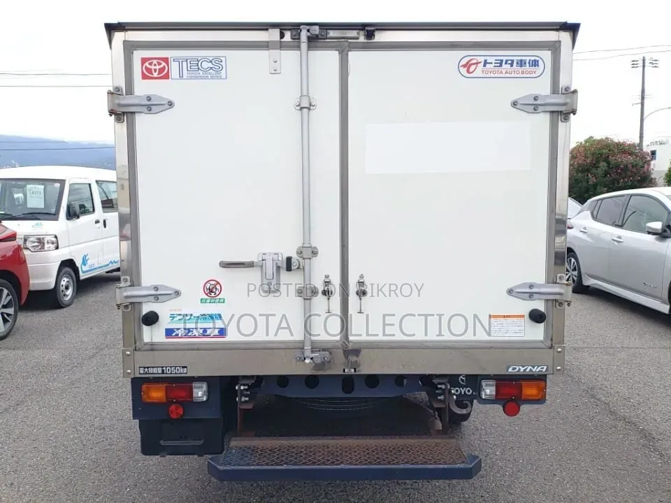 Toyota Dyna 2021 White