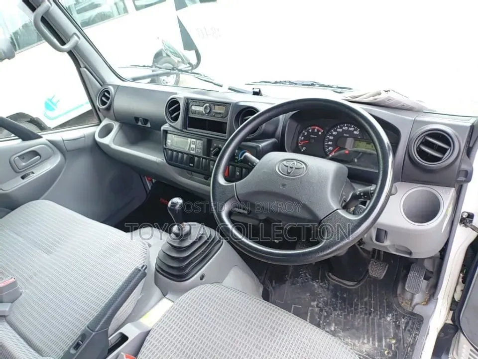 Toyota Dyna 2021 White