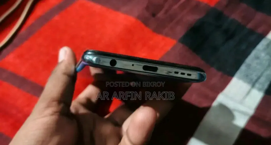 অপ্পো এফ১৫ ১২৮ জিবি ব্ল্যাক