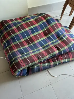 ডাবল সাইজ তোষক + ৩টি বালিশ বিক্রয়