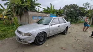 টয়োটা করোনা ১৯৮৯ সিলভার