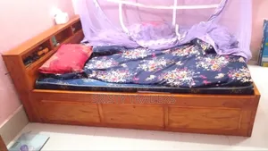 কাঠের খাট