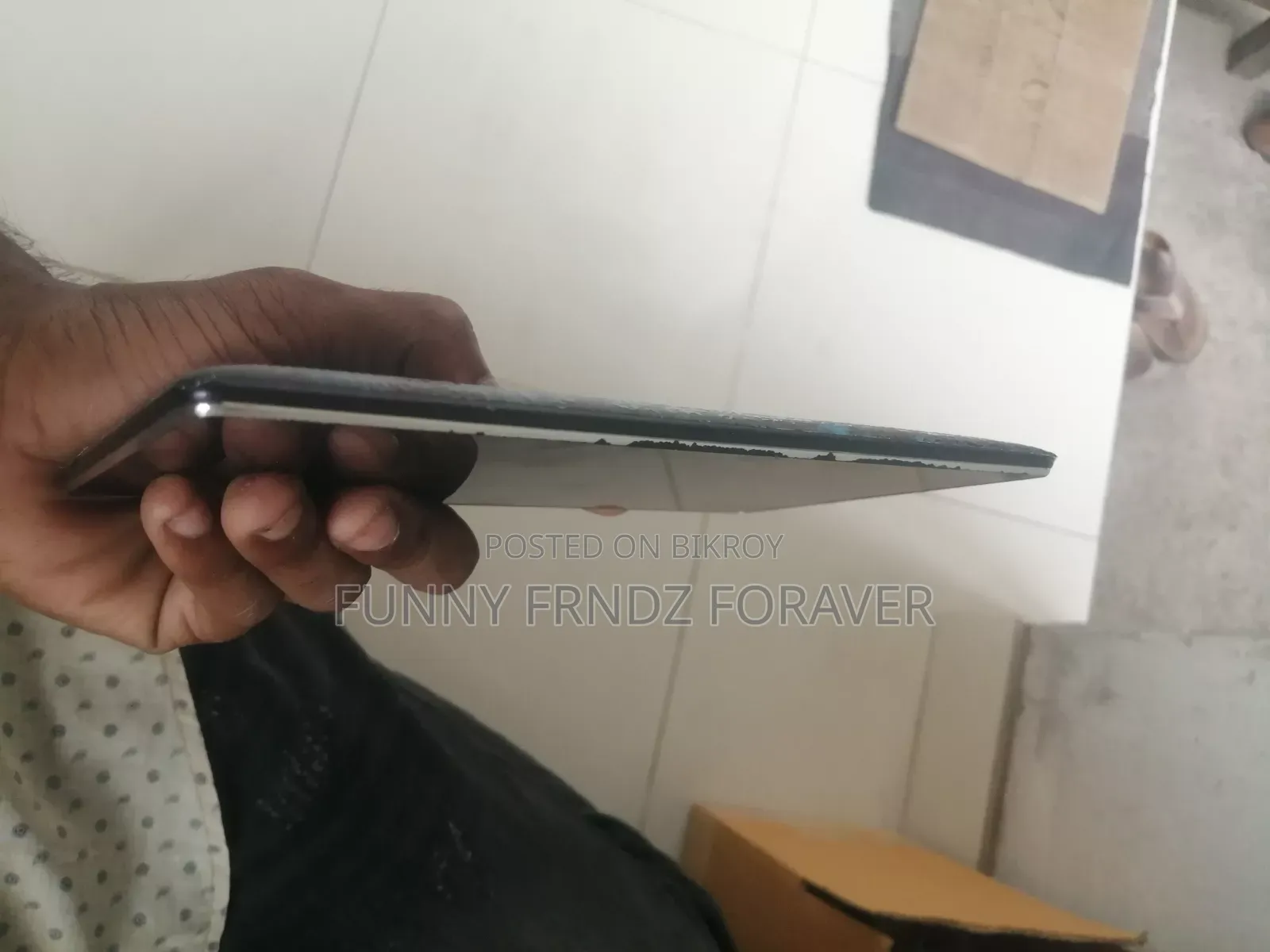 Asus Memo 16 GB Black