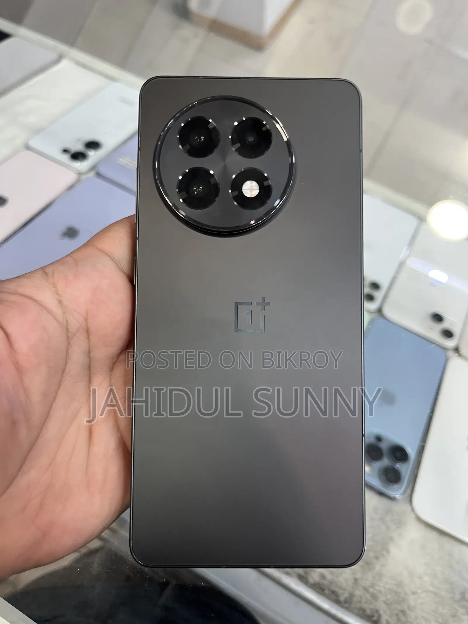 ওয়ানপ্লাস ১৩আর ৫১২ জিবি ব্ল্যাক