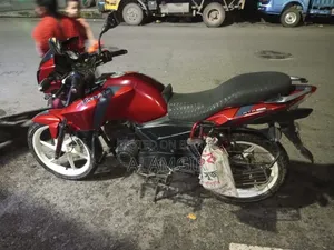 TVS Apache RTR 160 2V 2015 Red