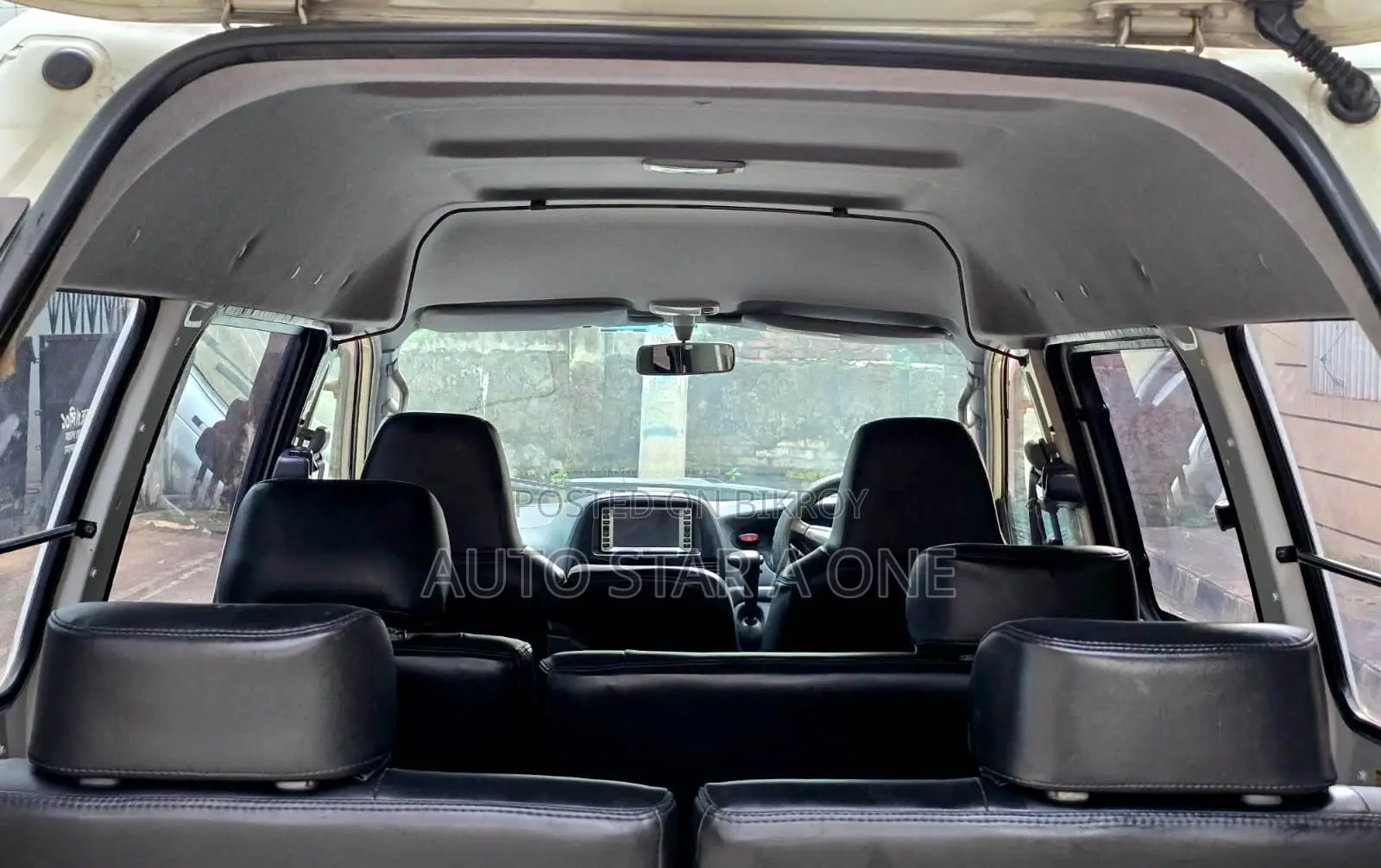 Toyota Noah 2005 White