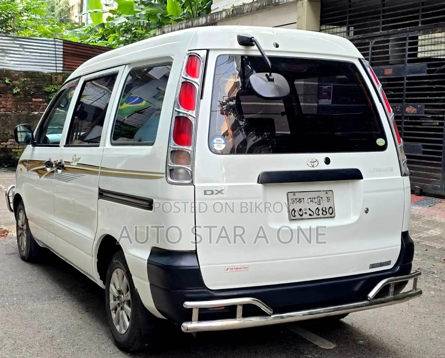 Toyota Noah 2005 White