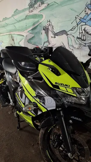 সুজুকি জিক্সার এসএফ ২০২৫ কালো