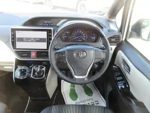 Toyota Noah 2021 Pearl
