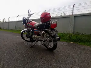 Honda 2005 Red