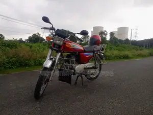 Honda 2005 Red