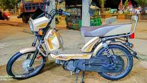 TVS XL 100 2022 Gold