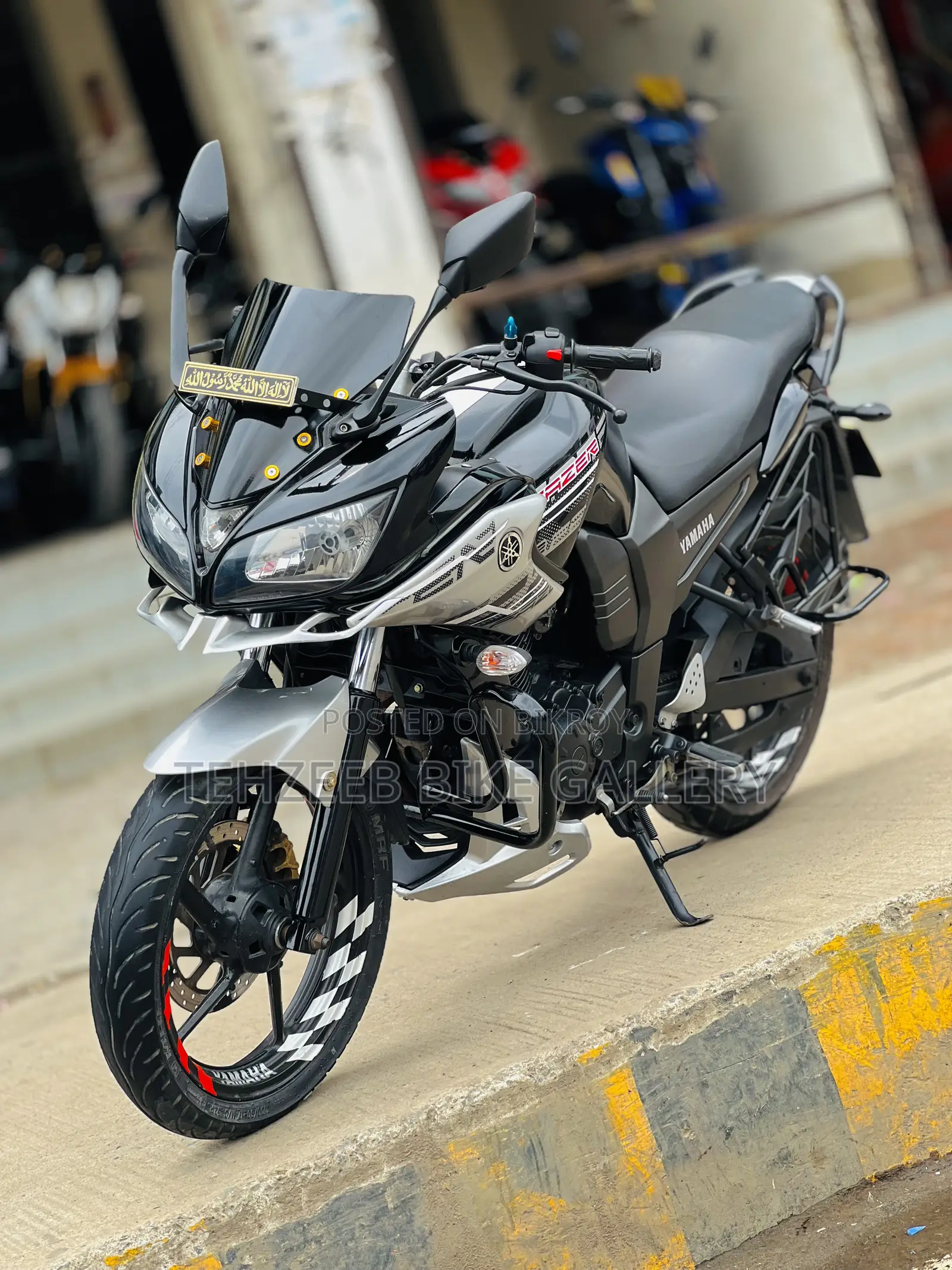 Yamaha 2014 Black