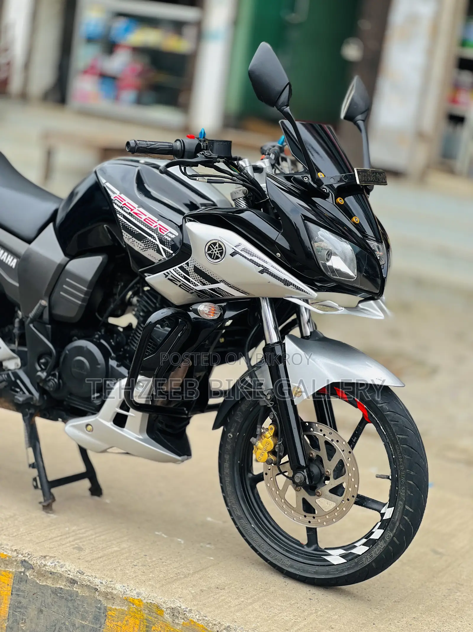 Yamaha 2014 Black