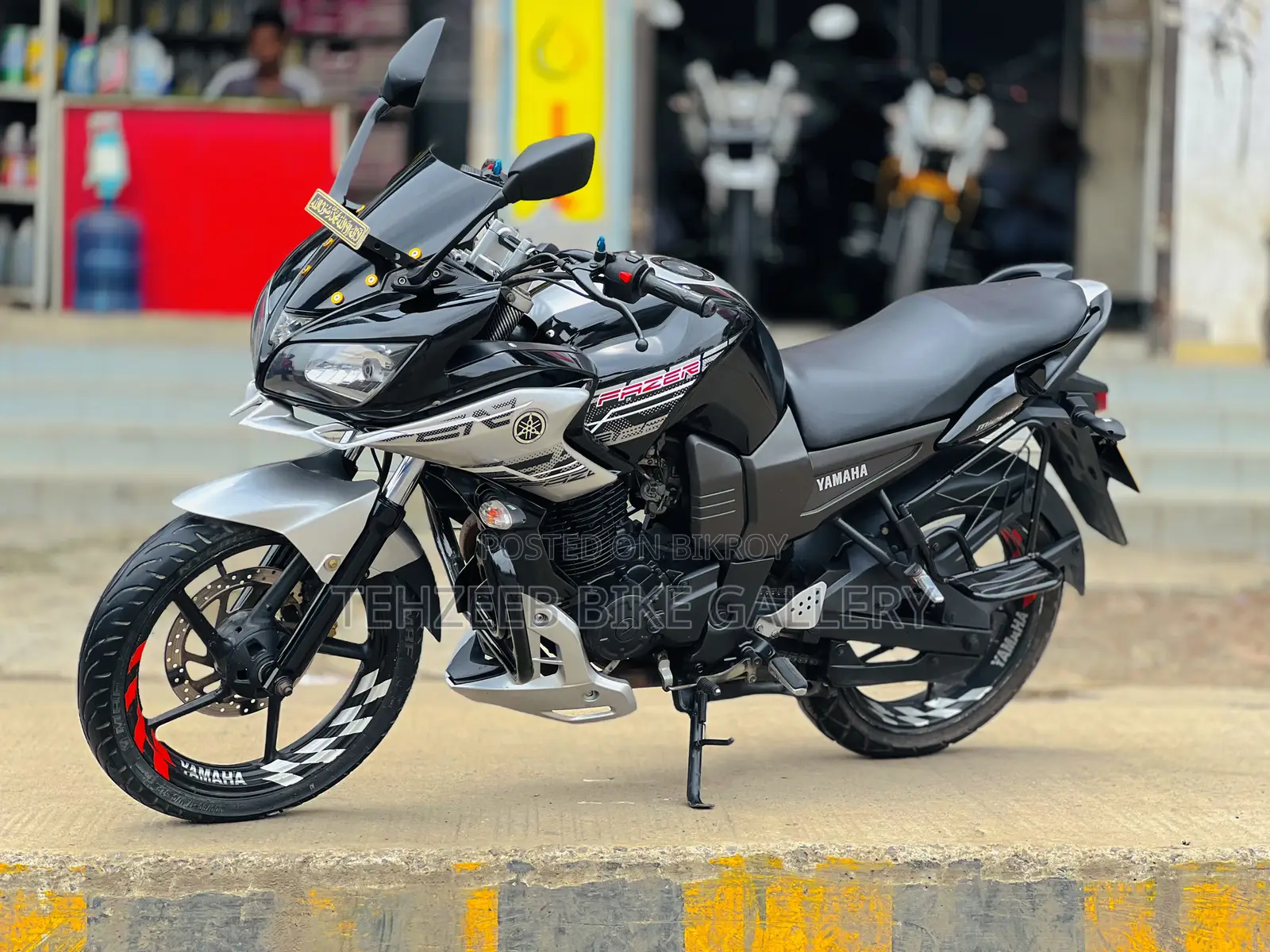 Yamaha 2014 Black