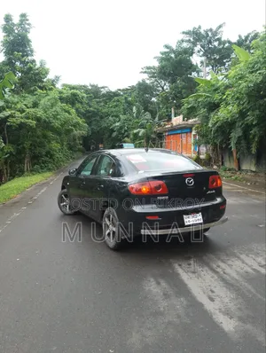 মাজদা অ্যাকসেলা ২০০৪ কালো