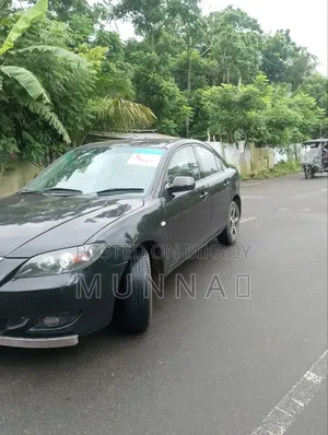 মাজদা অ্যাকসেলা ২০০৪ কালো