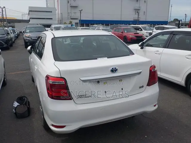 Toyota Axio 2021 White