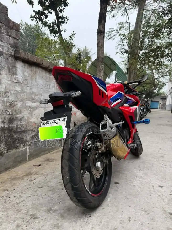 Honda CBR 2022 Red