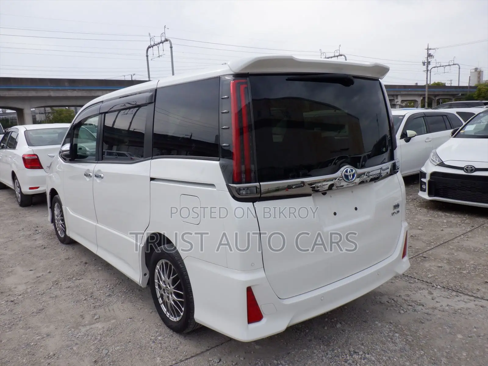 Toyota Noah 2021 Pearl