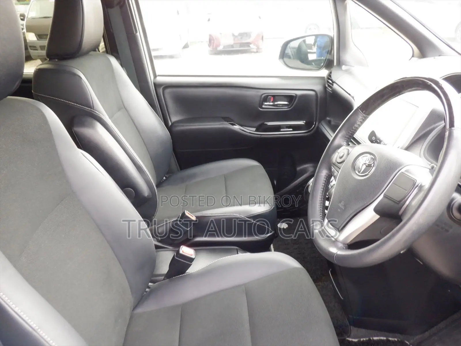 Toyota Noah 2021 Pearl
