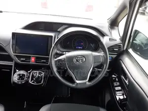 Toyota Noah 2021 Pearl