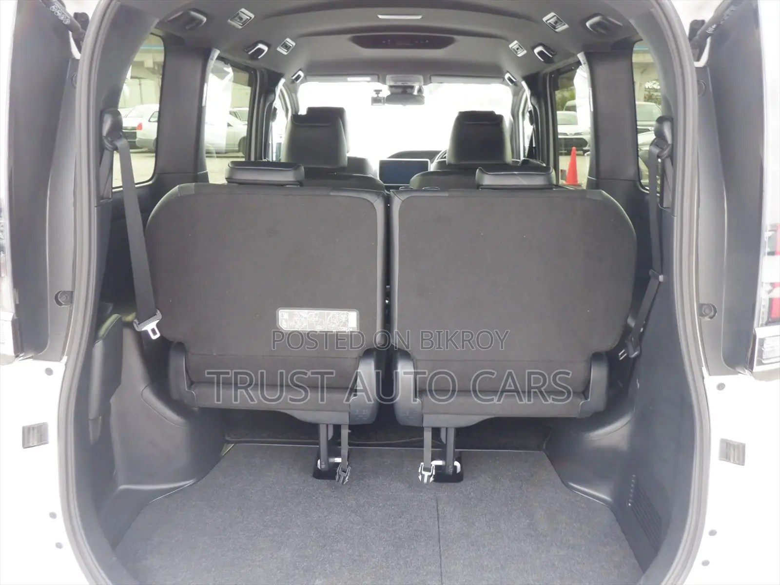Toyota Noah 2021 Pearl